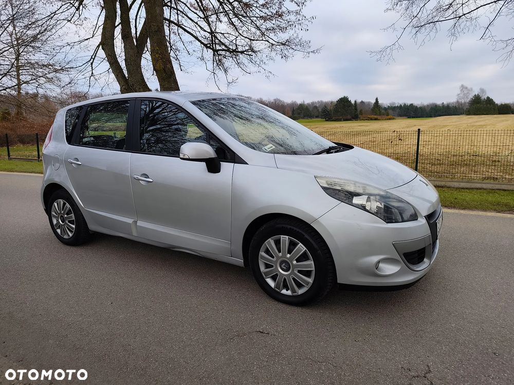 Renault Scenic 1.9 dCi Privilege - 11