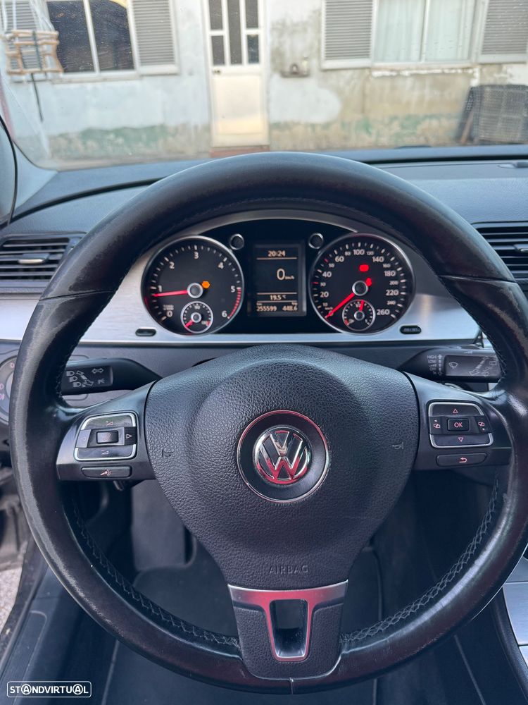 VW Passat Variant 2.0 TDI Highline - 21