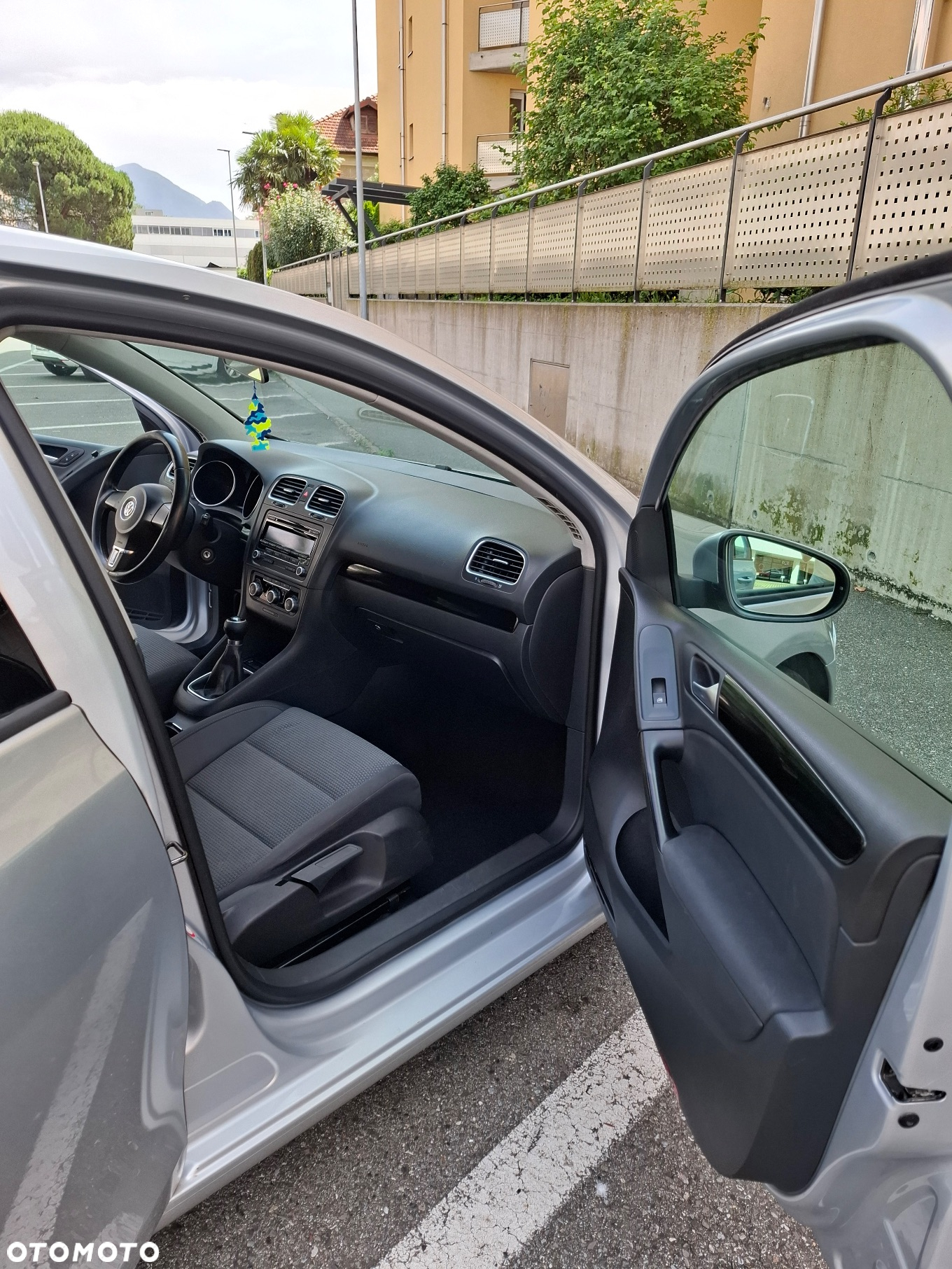Volkswagen Golf VI 1.6 TDI Comfortline - 16