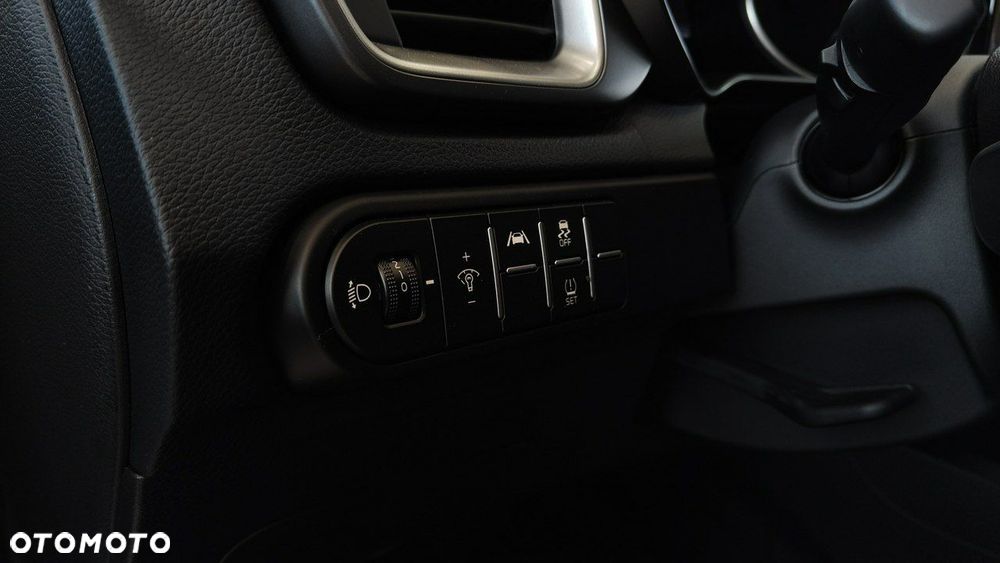 Kia Ceed - 12