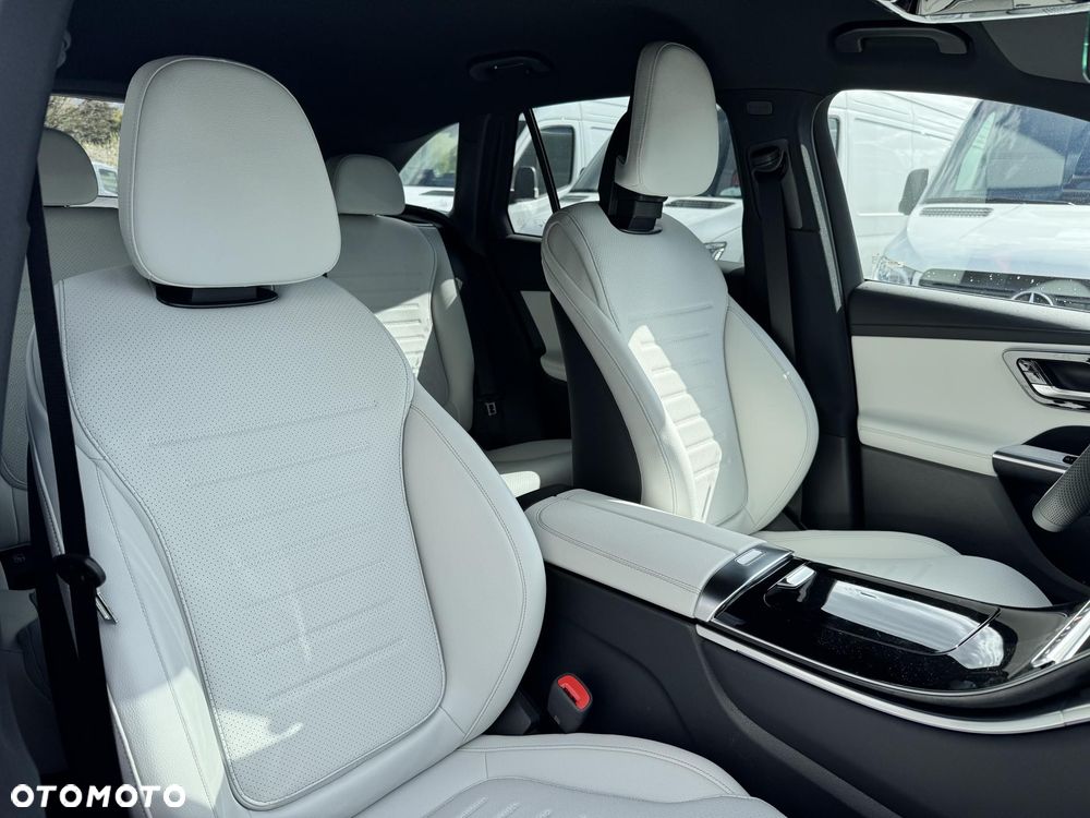 Mercedes-Benz GLC 300 e PHEV 4-Matic AMG Line - 10