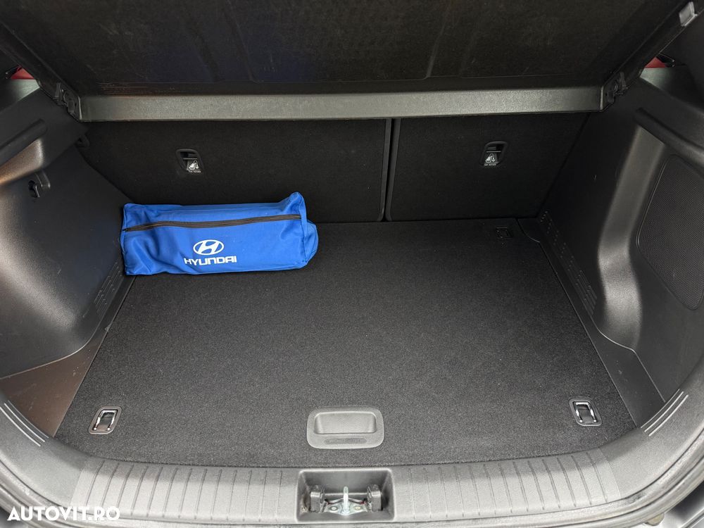 Hyundai KONA 1.6 T-GDI 4WD Aut. Premium - 32