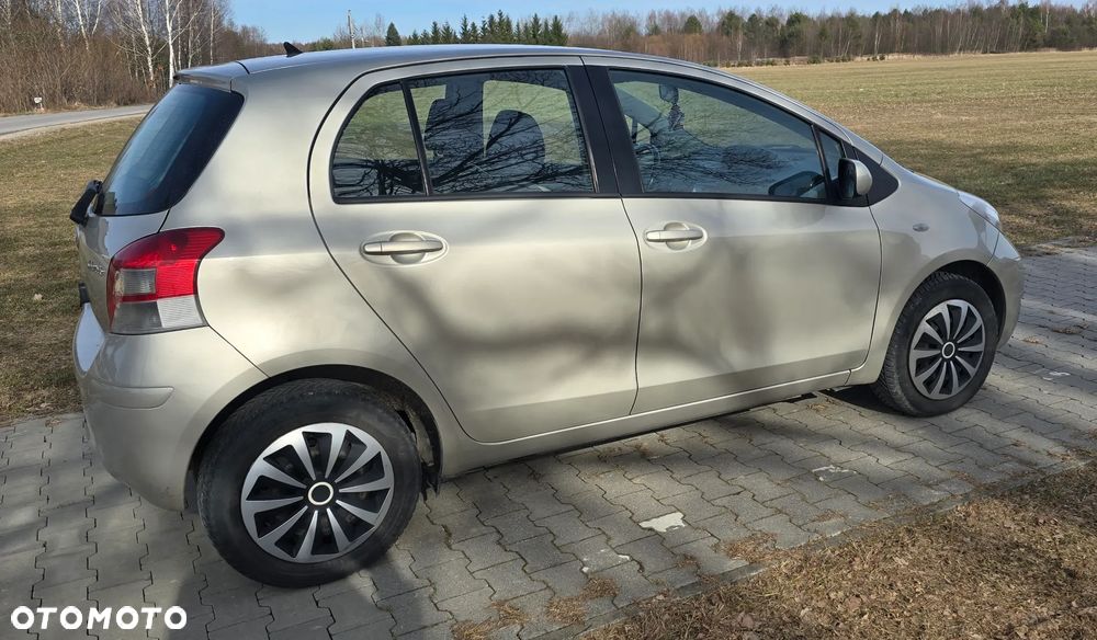 Daihatsu Charade - 4