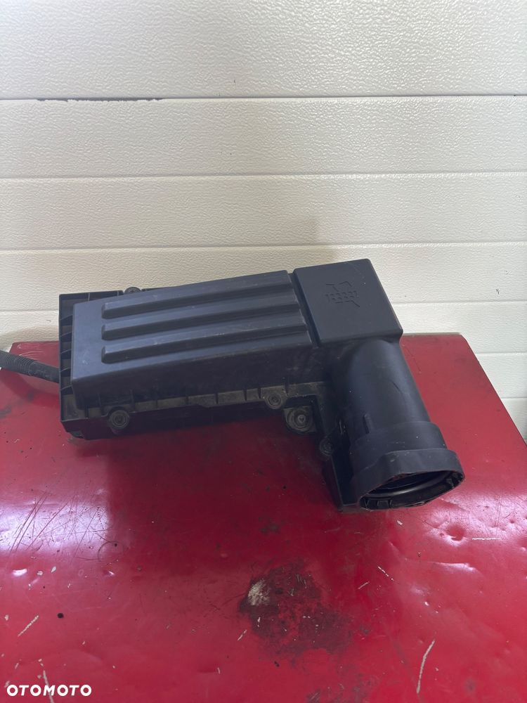 VW PASSAT B6 OBUDOWA FILTRA POWIETRZA 1K0129607 AG - 1