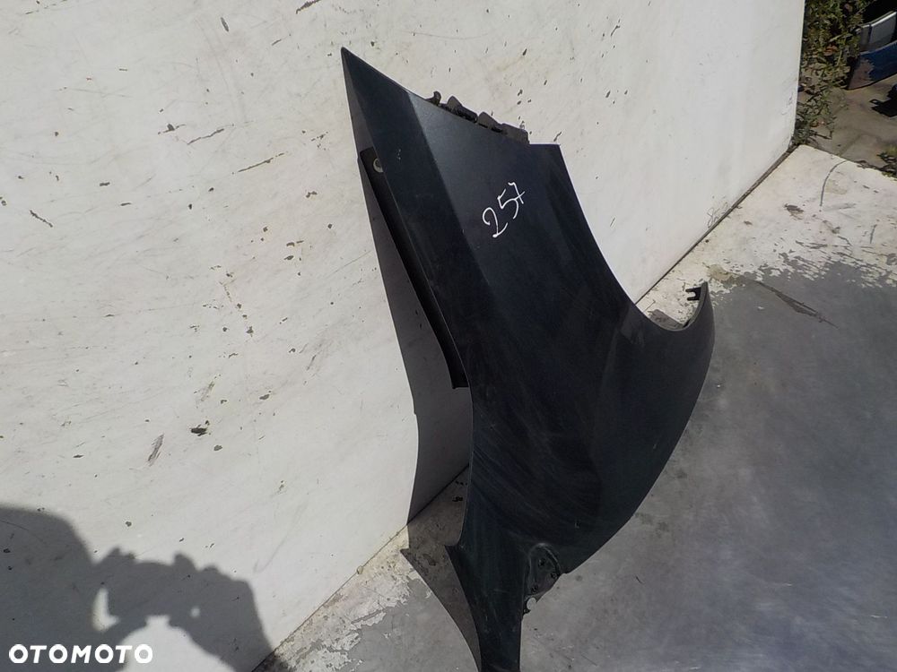 257 RENAULT MEGANE III BŁOTNIK PRAWY PRZÓD PRZEDNI - 2