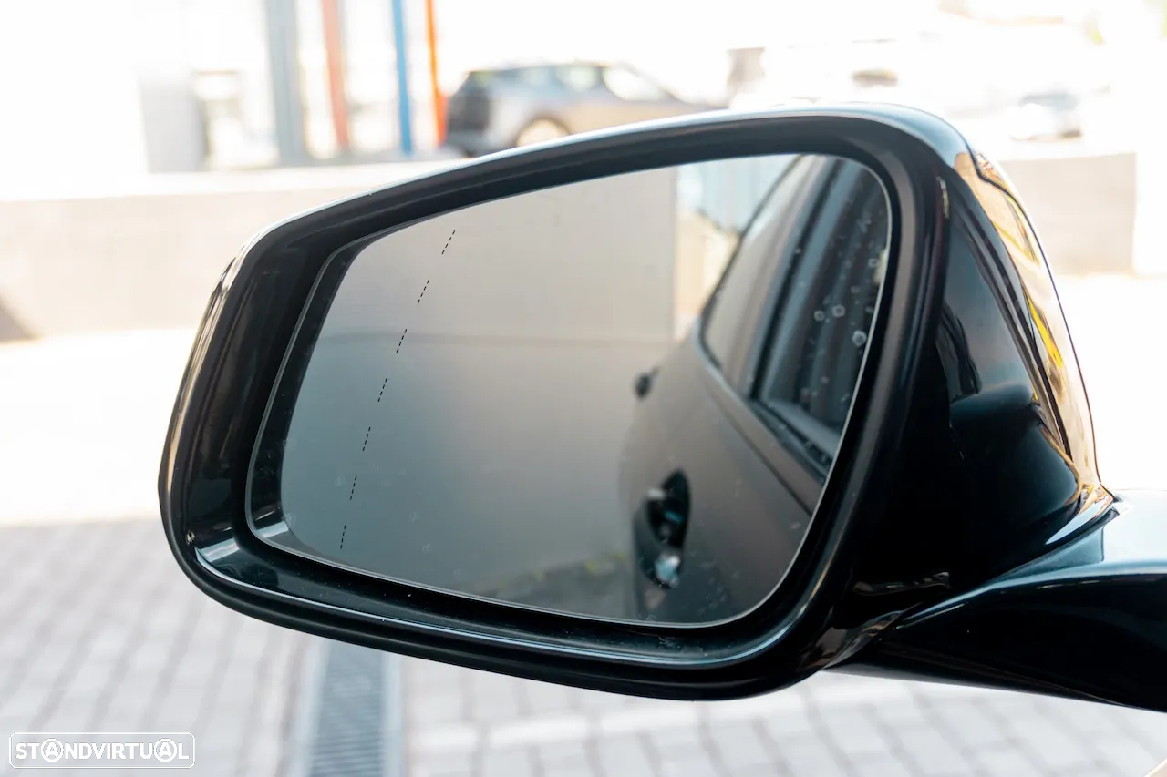 BMW 116 d Pack Desportivo M Auto - 11