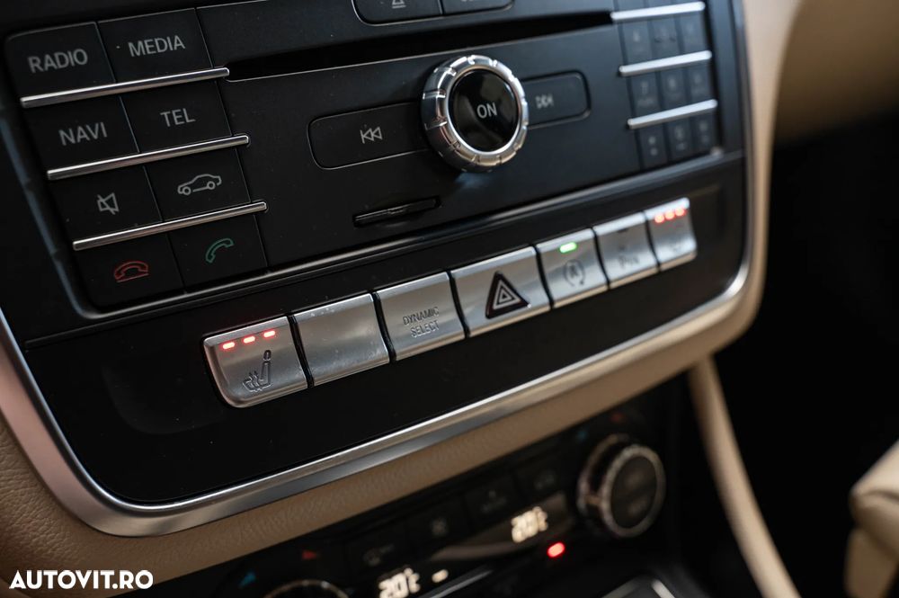 Mercedes-Benz CLA 220 d 4Matic 7G-DCT - 31