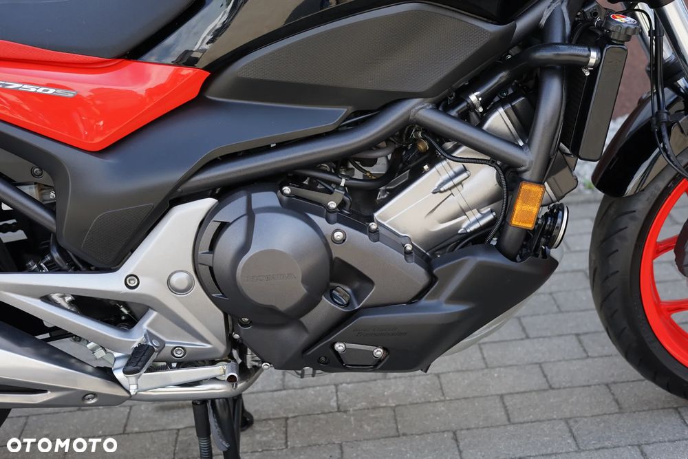 Honda NC - 12