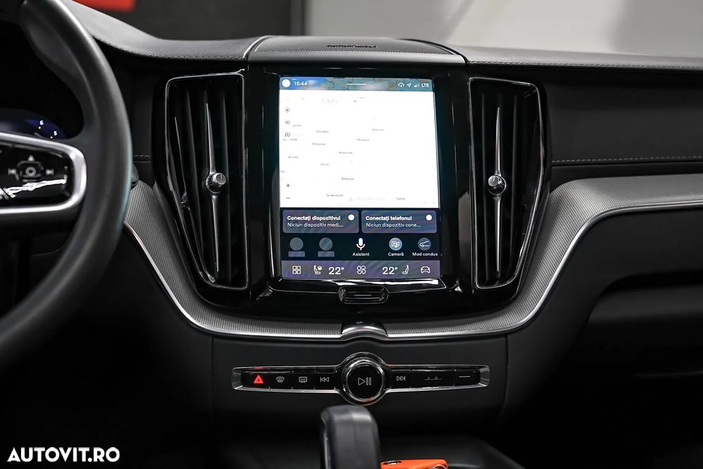 VOLVO XC60 2022 — imagine 22