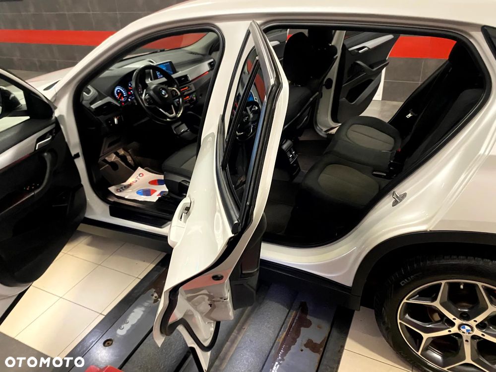 BMW X2 sDrive18d Business Edition - 16