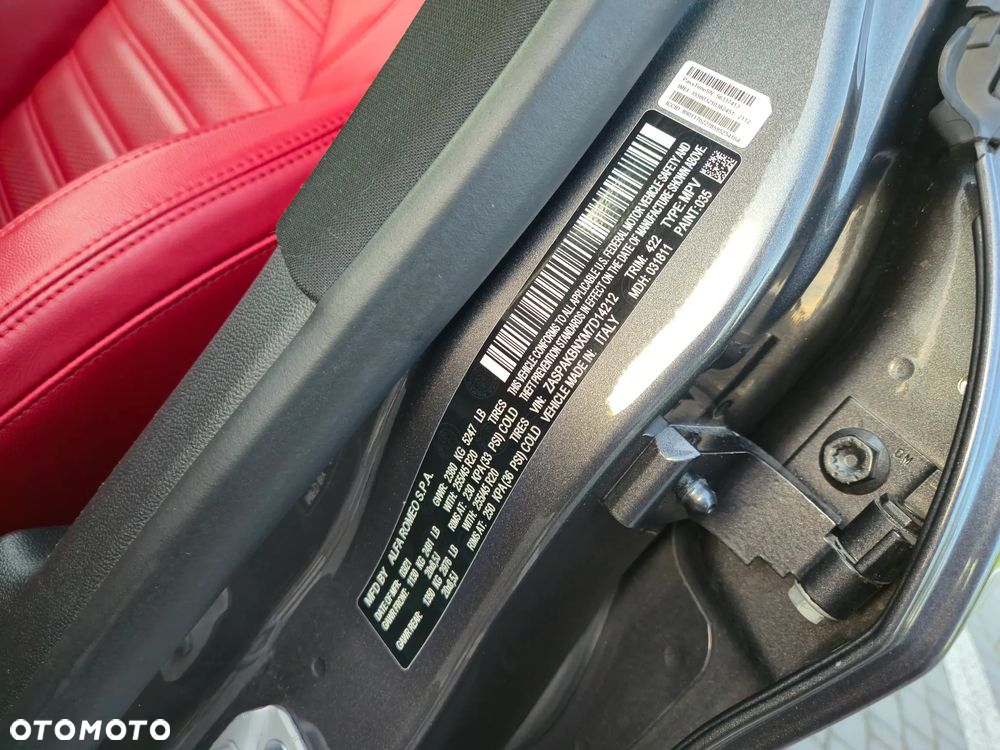 Alfa Romeo Stelvio 2.0 Turbo 16V AT8-Q4 Veloce Ti - 40