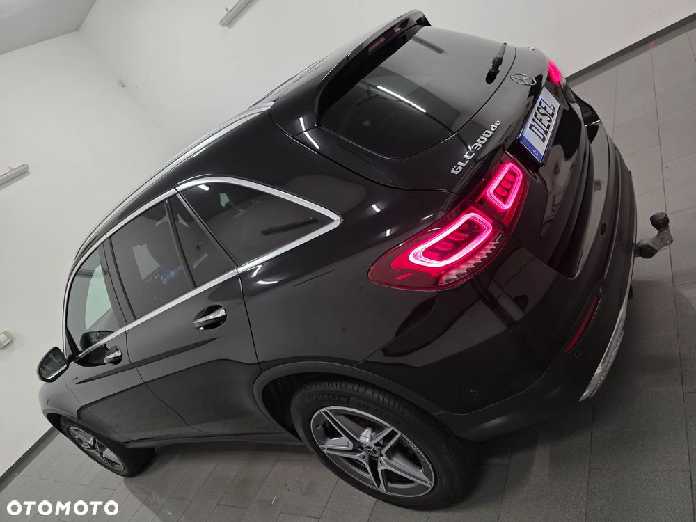 Mercedes-Benz GLC 300 de 4Matic 9G-TRONIC AMG Line Plus - 34