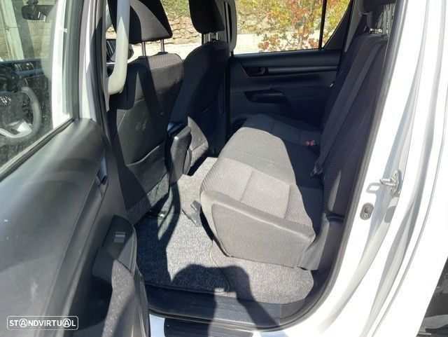 Toyota Hilux 2.4 D-4D 4WD CD CH - 9