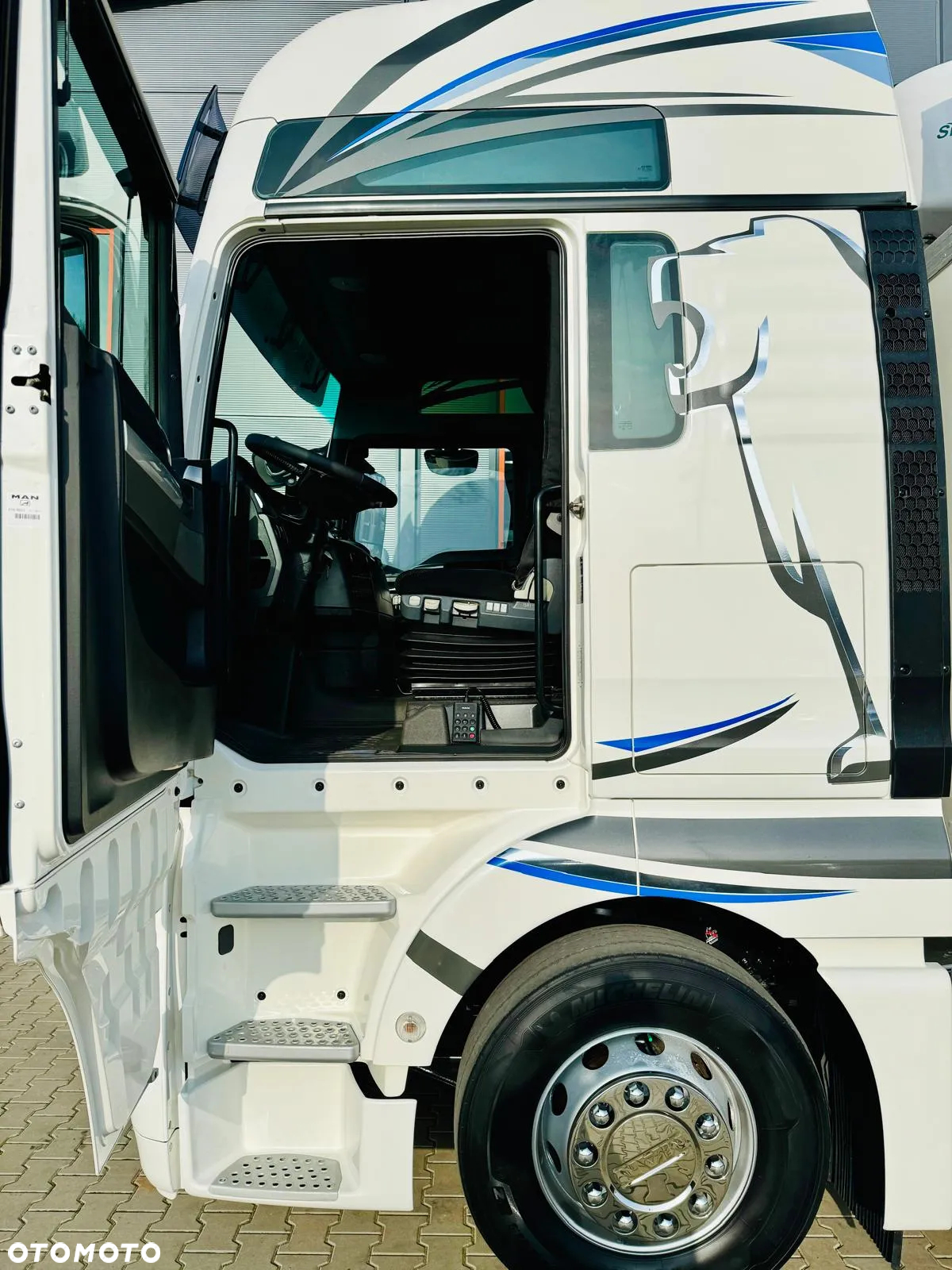 MAN TGX 26.440 // chłodnia // E5 // 6x2 // kabina XXL // winda DHOLLANDIA - 22
