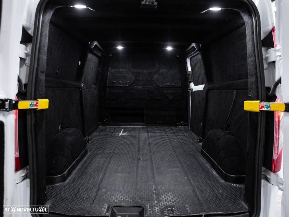 Ford Transit 130TDCi 300L2H1 Trend 3L c/IVA - 7
