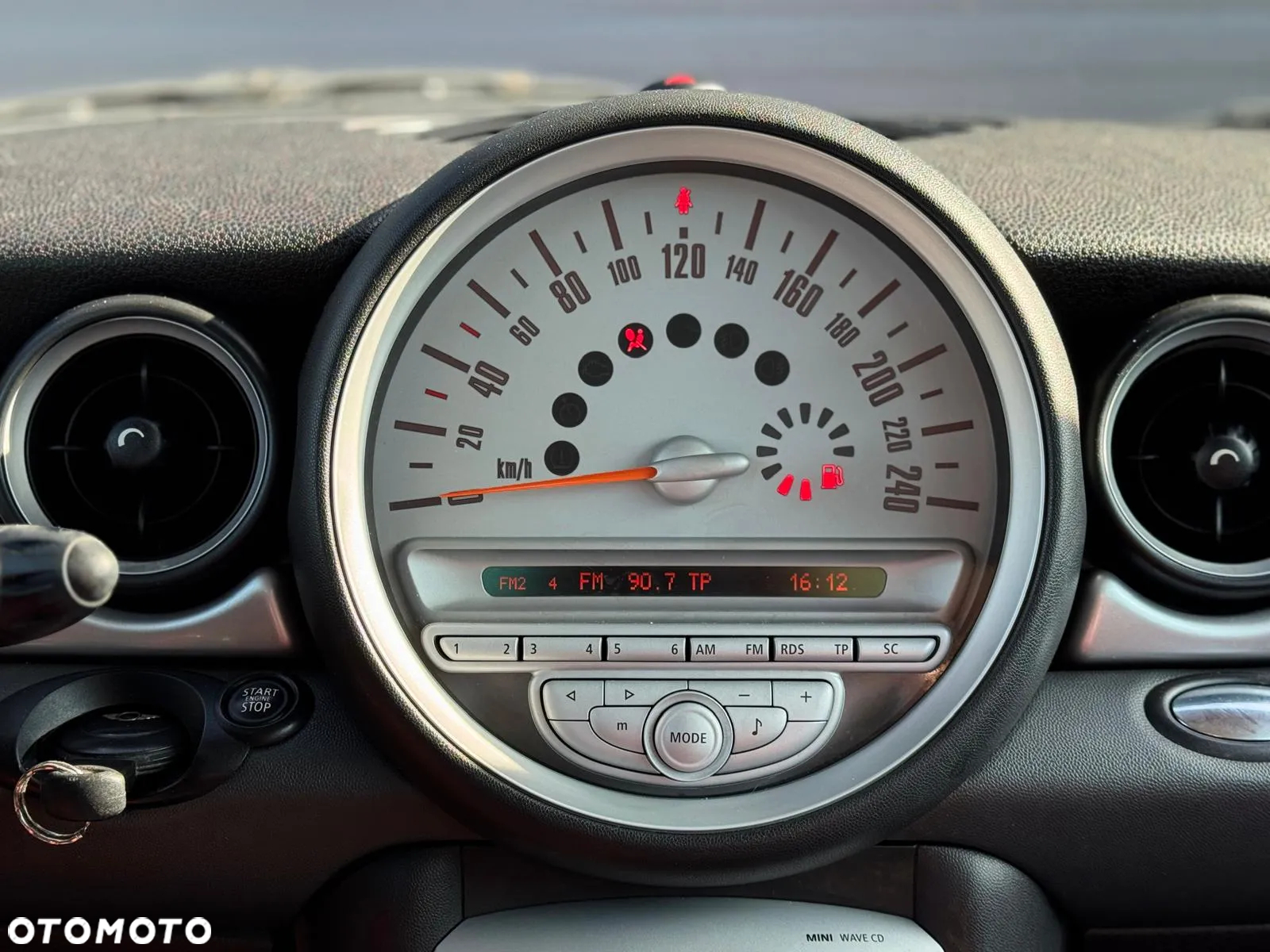 MINI Cooper Standard - 26