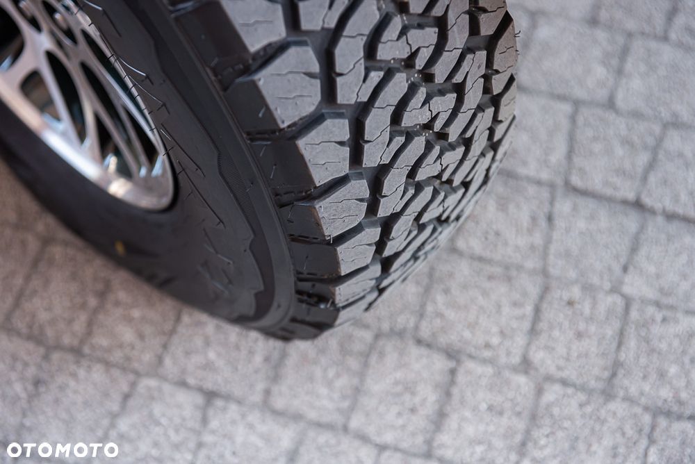 Jeep Grand Cherokee - 22