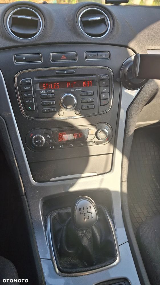 Ford Mondeo 1.6 TDCi Silver X - 14