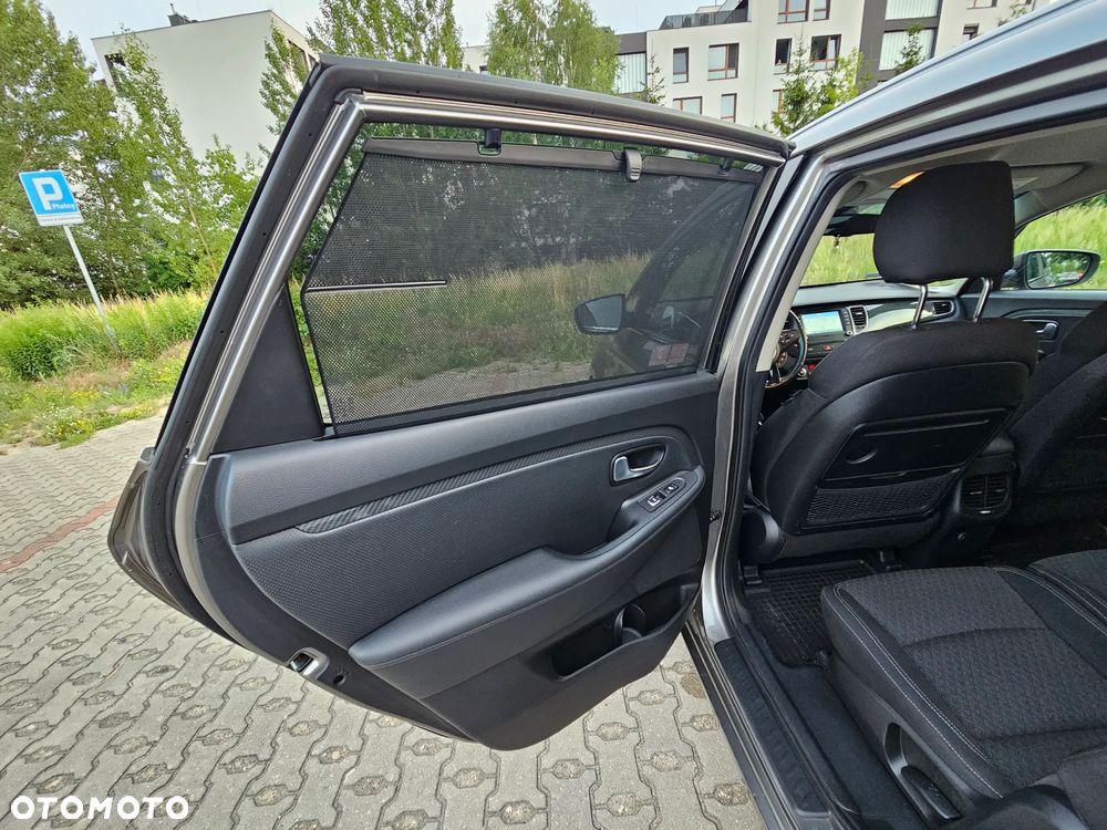 Kia Carens 1.6 GDI L - 30