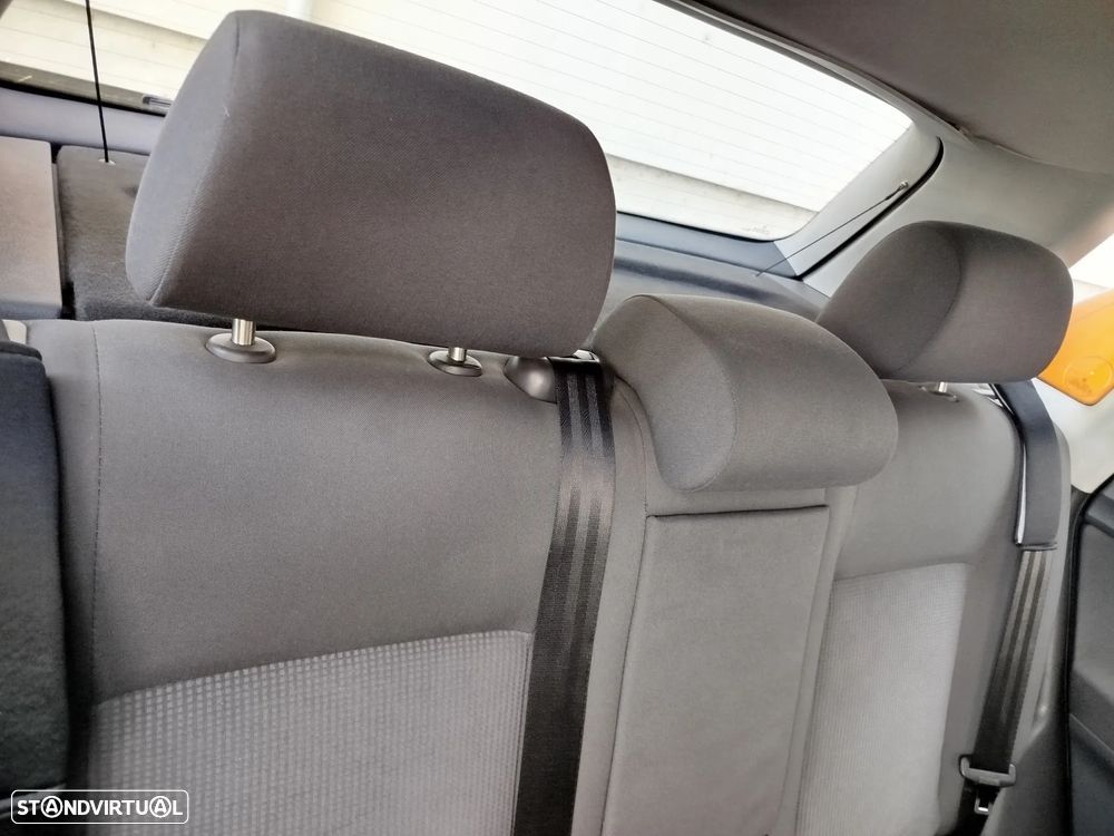 VW Polo 1.2 Confortline TA - 31