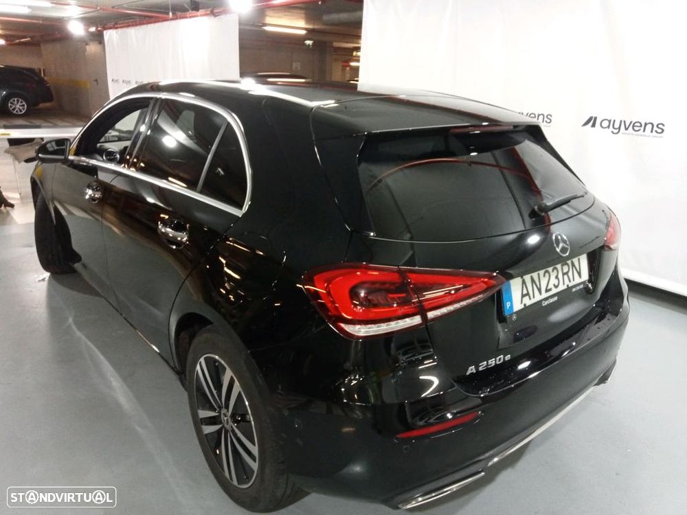Mercedes-Benz A 250 e Progressive - 2