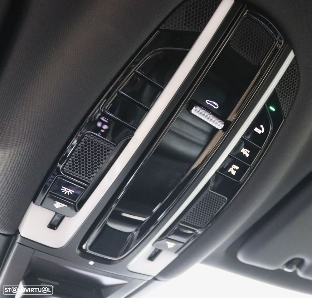 Porsche Cayenne Coupé E-Hybrid Platinum Edition - 41