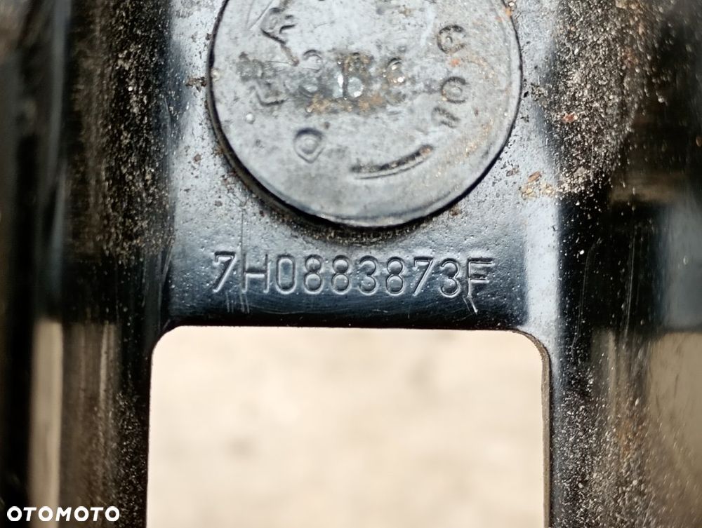 uchwyt mocowanie fotela kanapy tył vw caravelle transporter t5 7H0883873F - 7