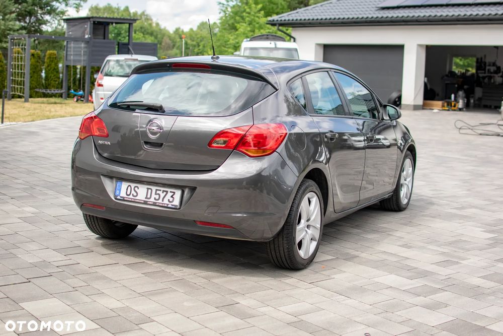 Opel Astra - 17
