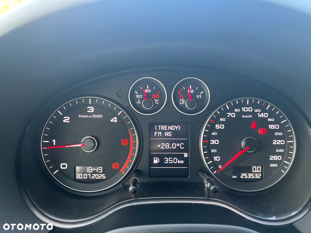 Audi A3 Sportback 1.6 TDI DPF Ambiente - 16