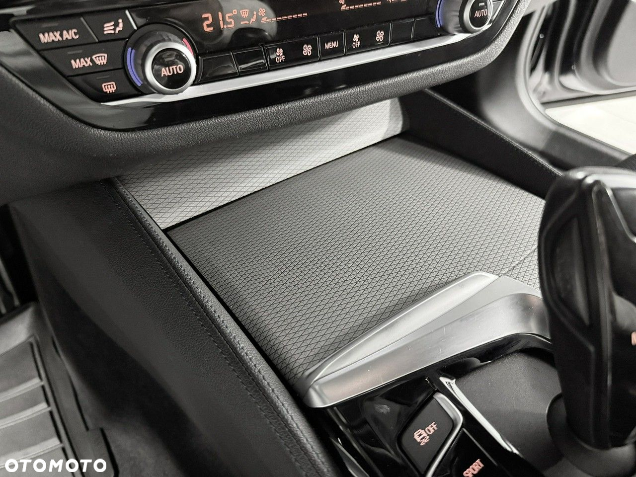 BMW Seria 5 520d Touring M Sport Edition - 25