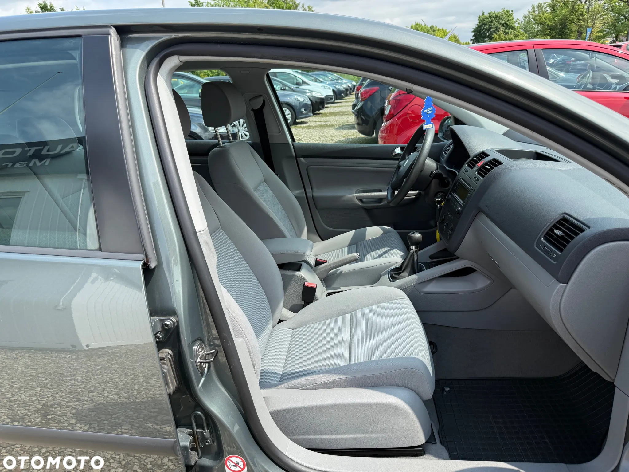 Volkswagen Golf - 21
