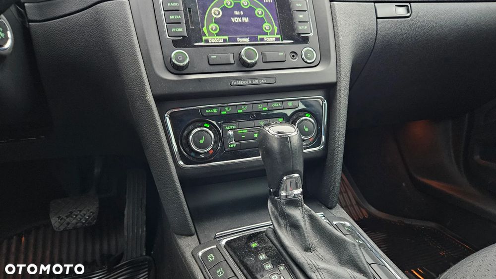 Skoda Superb 2.0 TDI Comfort DSG - 8