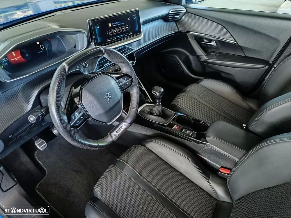 Peugeot 2008 - 32