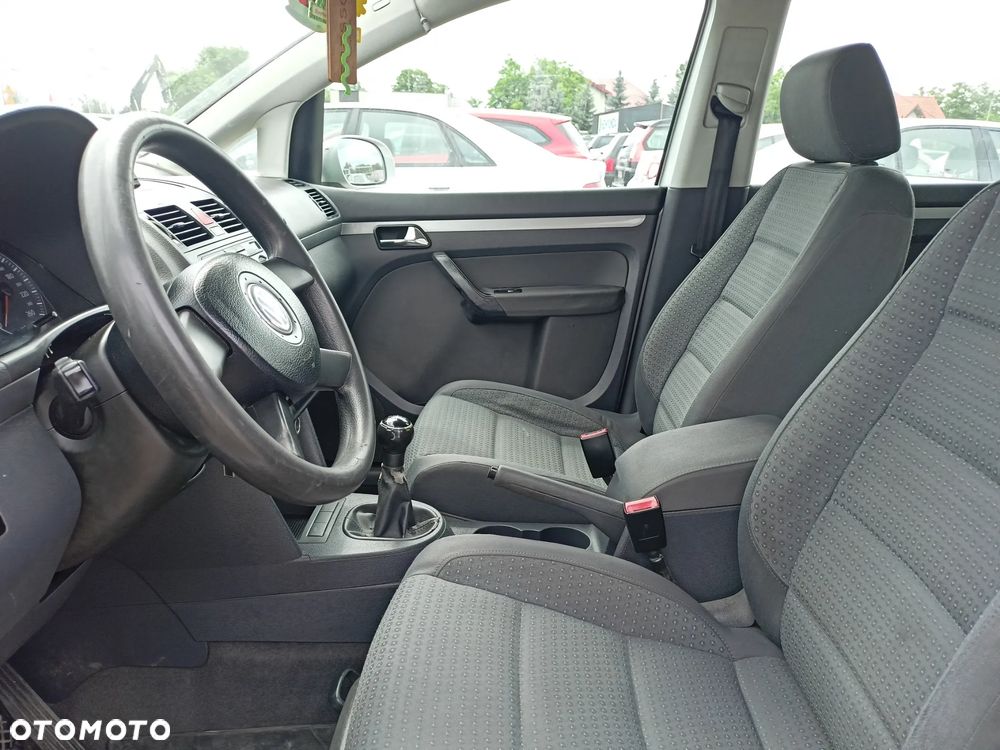 Volkswagen Touran - 9