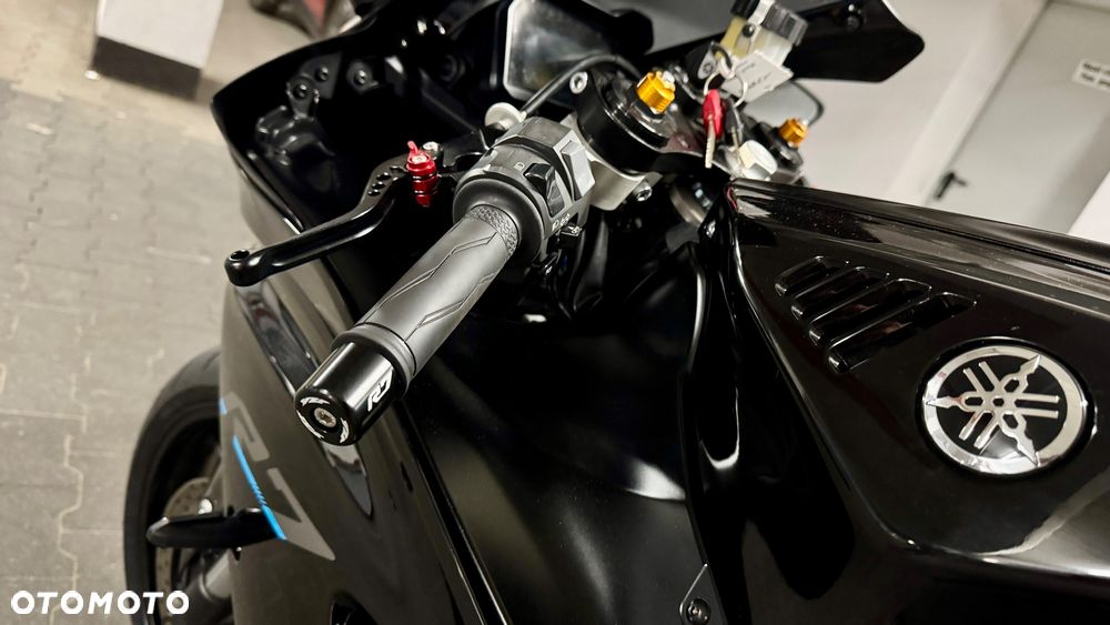 Yamaha R7 - 11