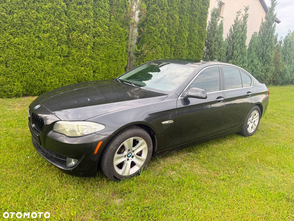 BMW Seria 5 528i xDrive - 14