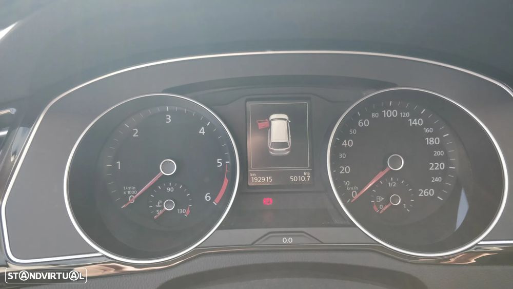 VW Passat Variant 2.0 TDi Highline - 8