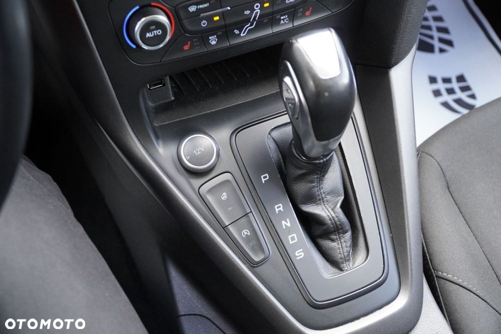 Ford Focus 1.5 EcoBlue Start-Stopp-System TITANIUM - 14