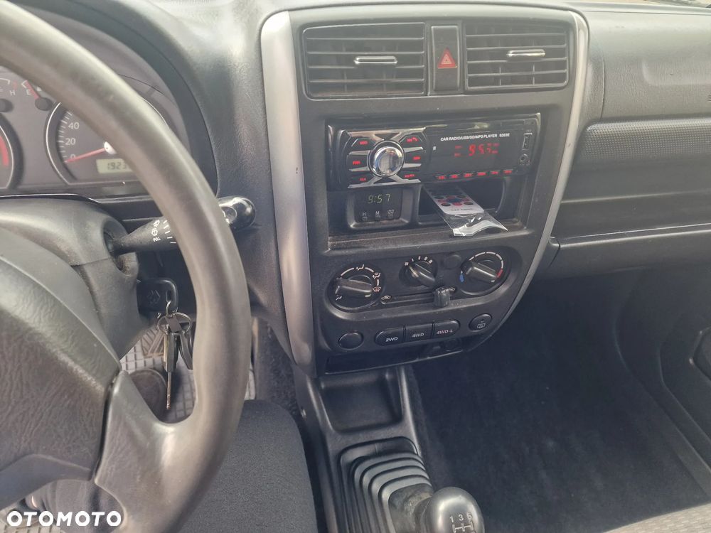 Suzuki Jimny 1.3 JX / Club - 9