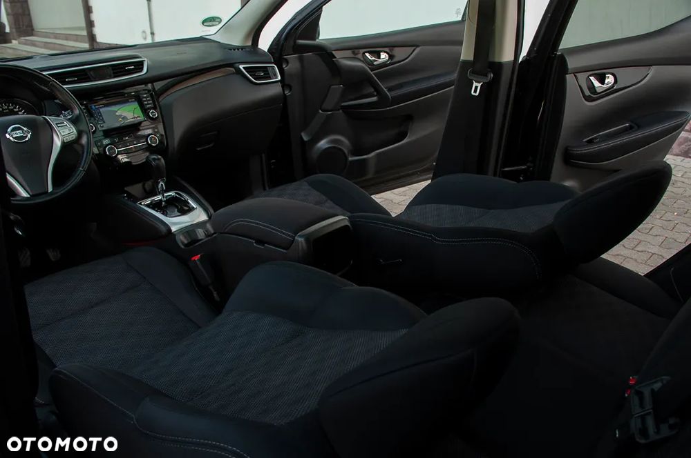 Nissan Qashqai - 25