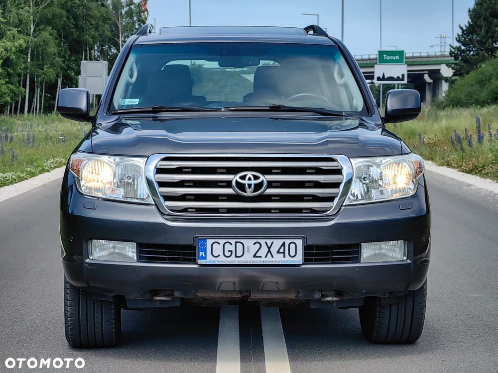 Toyota Land Cruiser - 2
