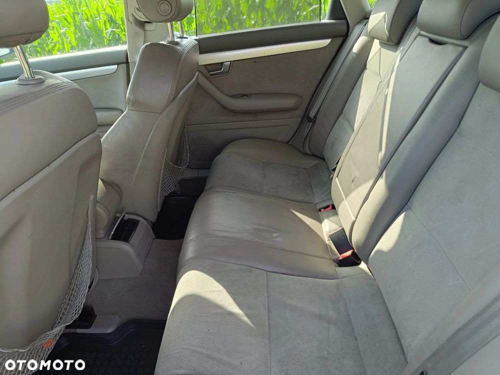 Audi A4 Limousine 2.0T FSI Quattro - 11