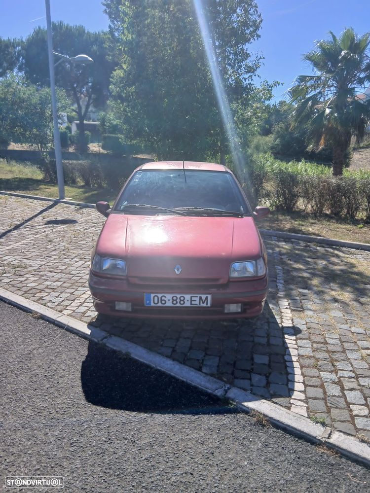 Renault Clio 1.2 Wind - 2