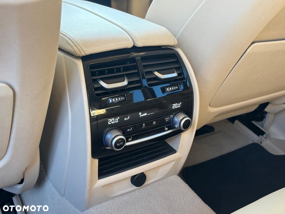 BMW Seria 5 540d xDrive M Sport sport - 38