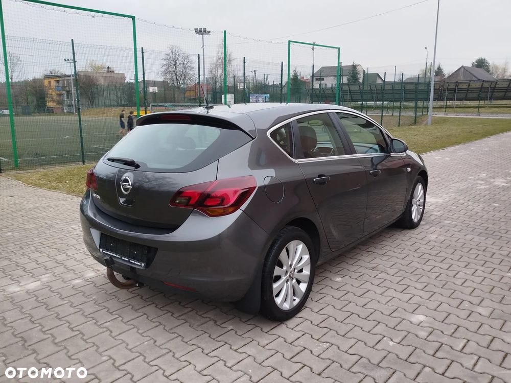 Opel Astra 1.6 Easytronic Cosmo - 4