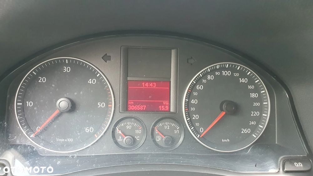 Volkswagen Golf - 2