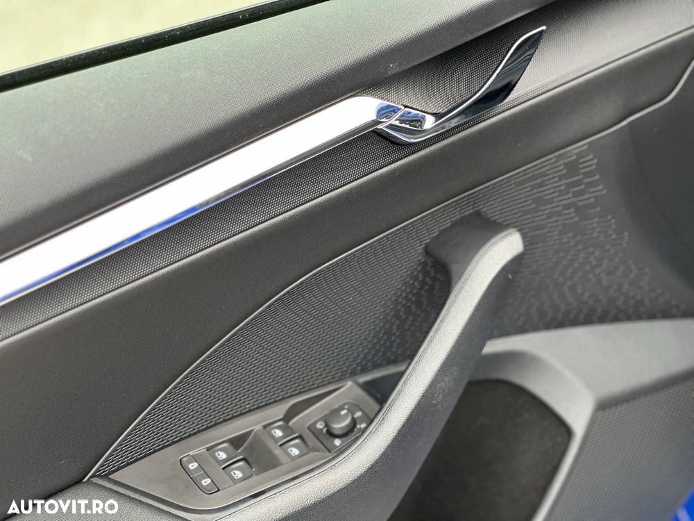 Skoda Octavia 2.0 TDI DSG Sportline - 10