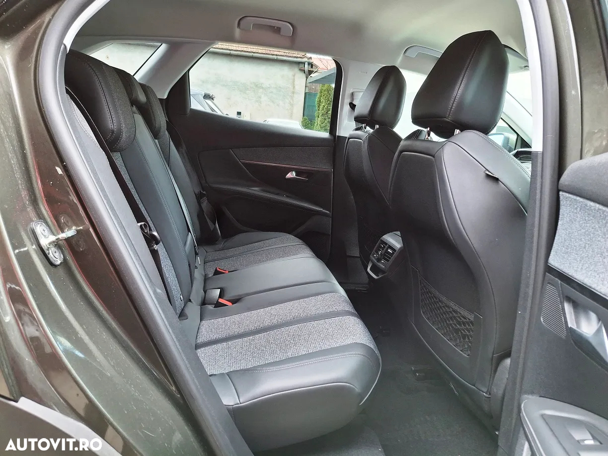 Peugeot 3008 1.2 PureTech S&S EAT8 Allure - 11