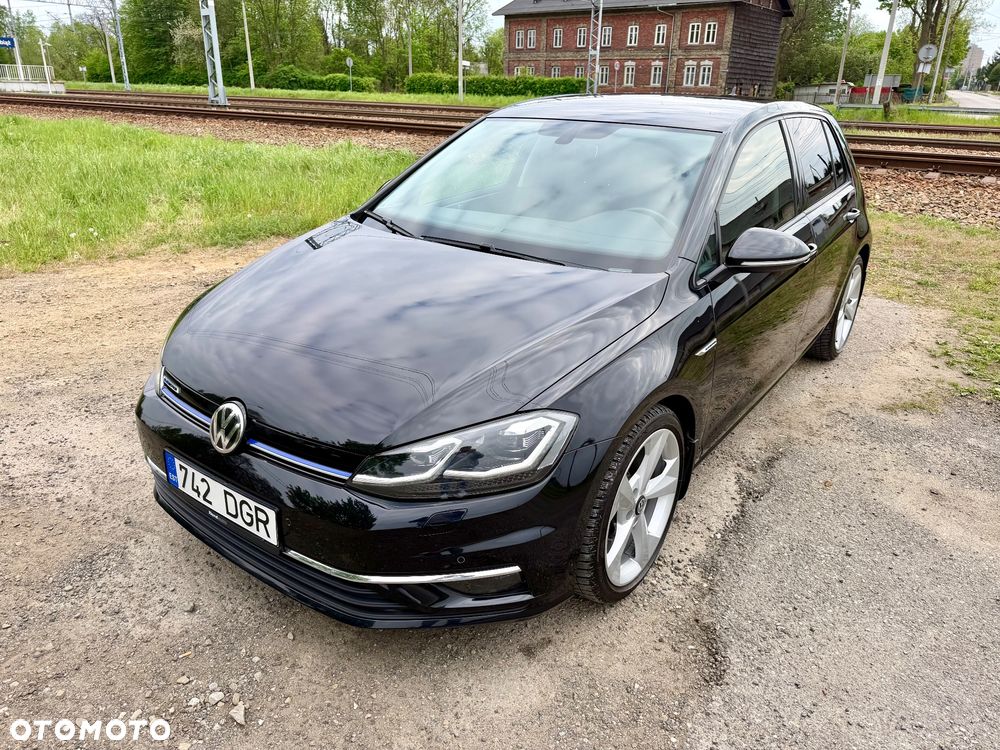 Volkswagen Golf - 1