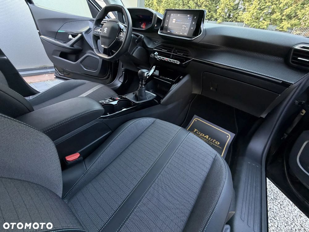 Peugeot 2008 1.2 PureTech Allure Pack S&S - 16
